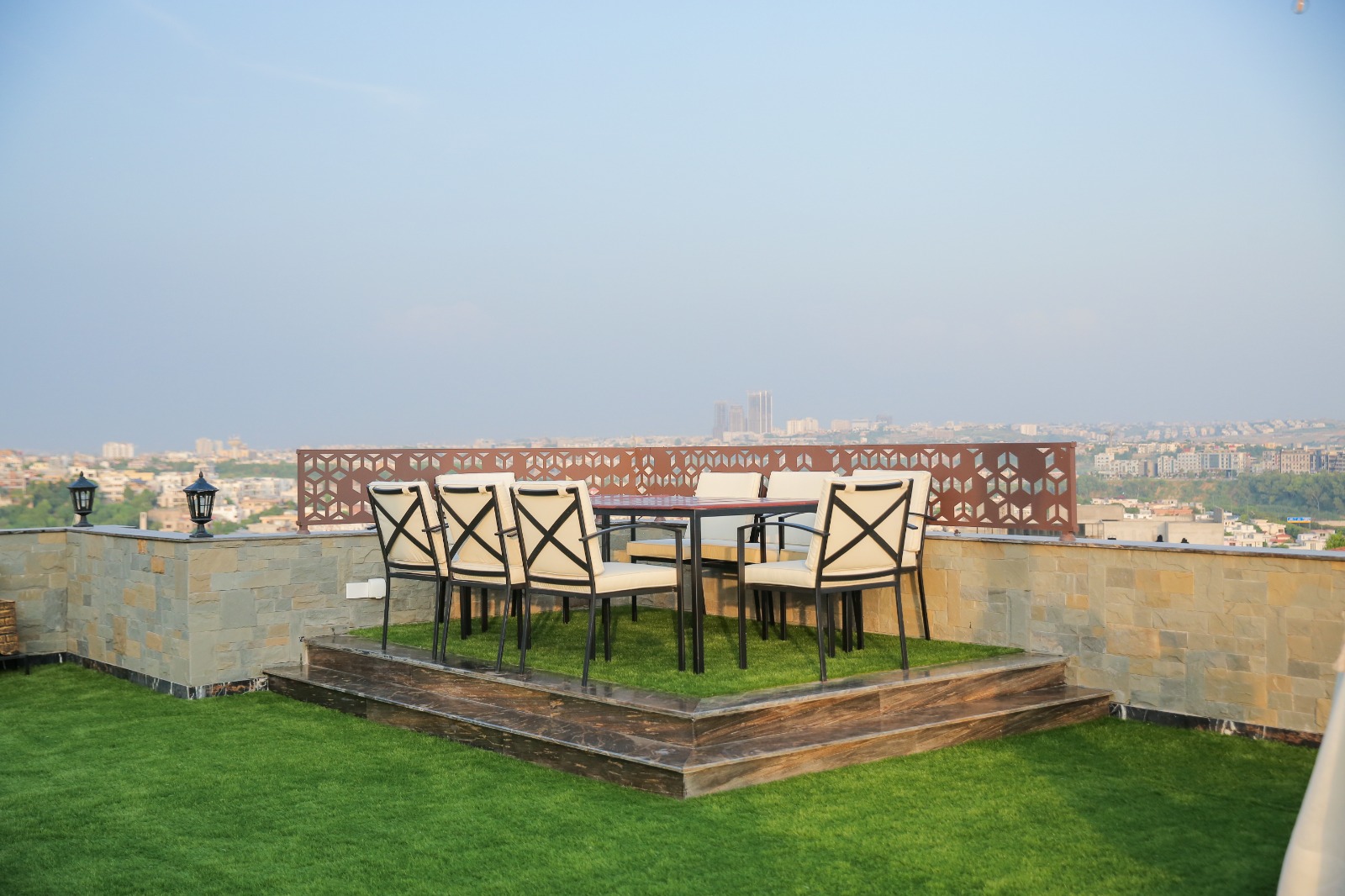 BAHRIA INTELLECTUAL VILLAGE TOP DESIGNER 5 BEDROOM 30 MARLA AMAZING VILLA WITH SWIMMING POOL HOUSE FOR SALE