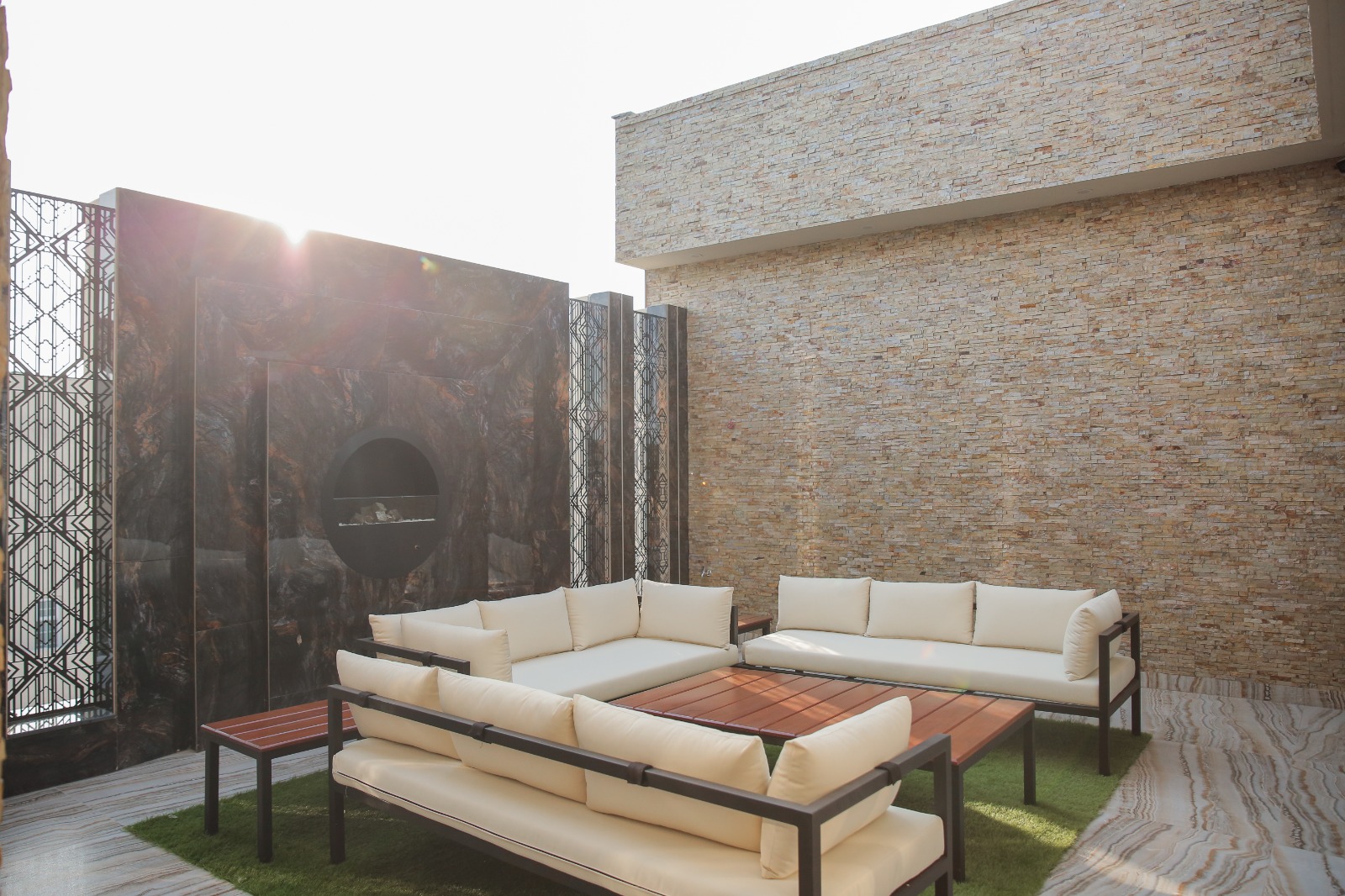 BAHRIA INTELLECTUAL VILLAGE TOP DESIGNER 5 BEDROOM 30 MARLA AMAZING VILLA WITH SWIMMING POOL HOUSE FOR SALE