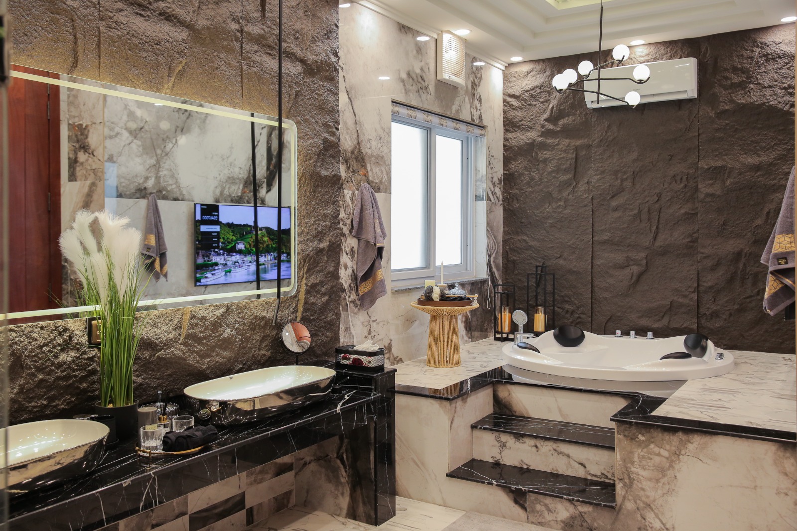 BAHRIA INTELLECTUAL VILLAGE TOP DESIGNER 5 BEDROOM 30 MARLA AMAZING VILLA WITH SWIMMING POOL HOUSE FOR SALE