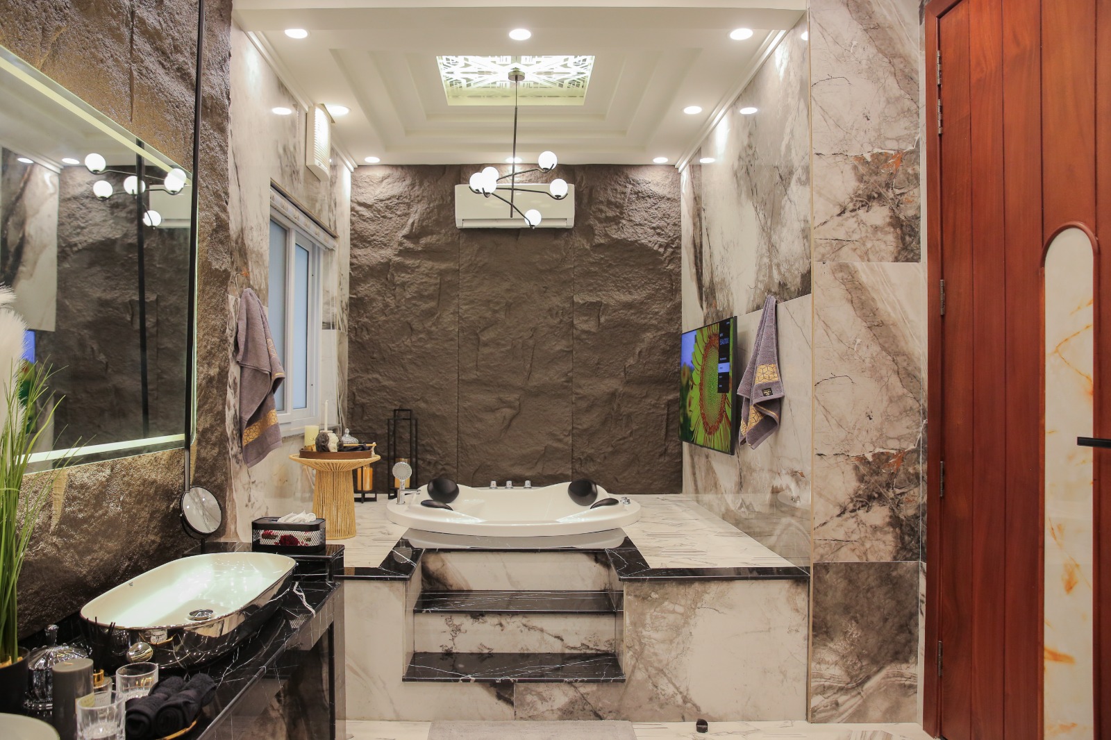 BAHRIA INTELLECTUAL VILLAGE TOP DESIGNER 5 BEDROOM 30 MARLA AMAZING VILLA WITH SWIMMING POOL HOUSE FOR SALE