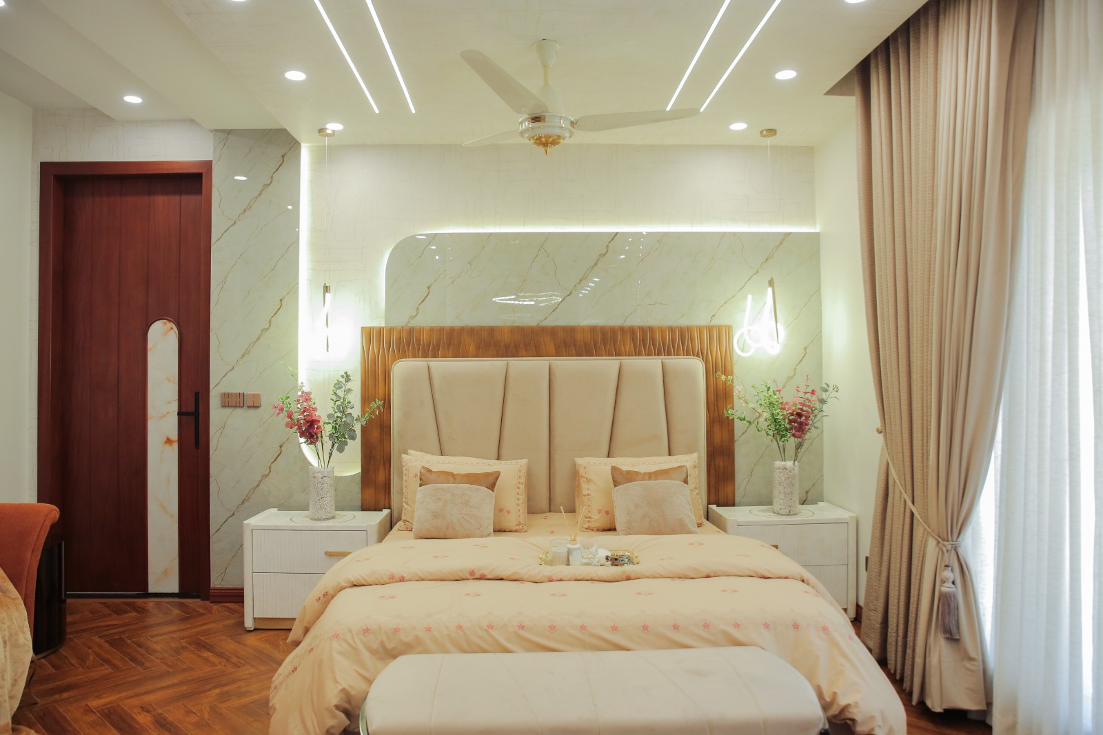 BAHRIA INTELLECTUAL VILLAGE TOP DESIGNER 5 BEDROOM 30 MARLA AMAZING VILLA WITH SWIMMING POOL HOUSE FOR SALE