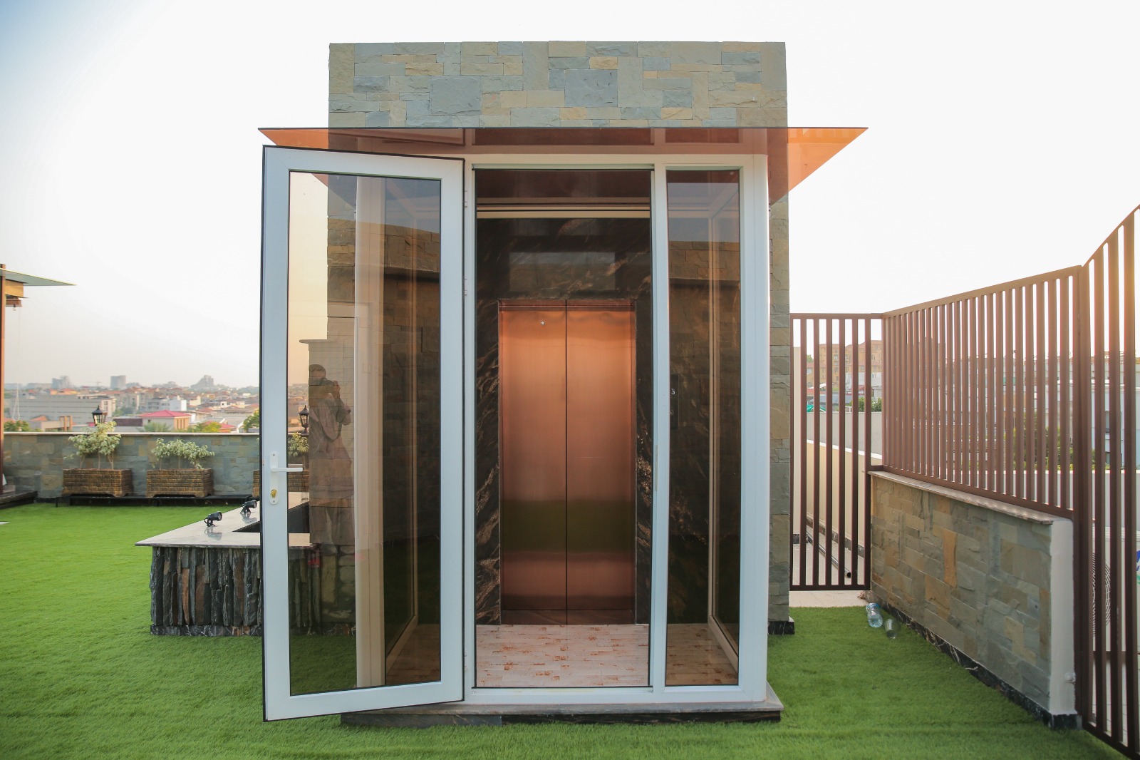 BAHRIA INTELLECTUAL VILLAGE TOP DESIGNER 5 BEDROOM 30 MARLA AMAZING VILLA WITH SWIMMING POOL HOUSE FOR SALE