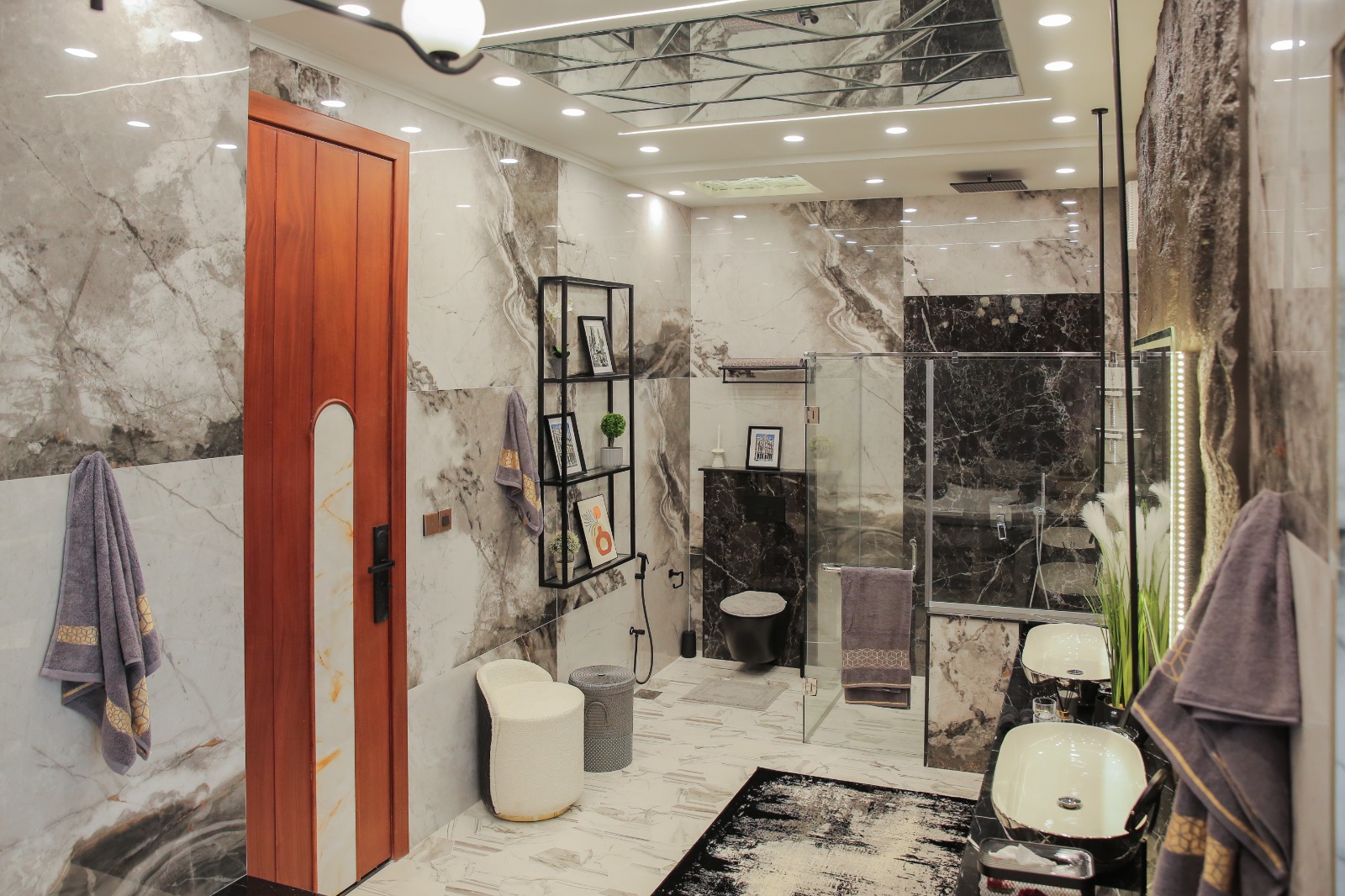 BAHRIA INTELLECTUAL VILLAGE TOP DESIGNER 5 BEDROOM 30 MARLA AMAZING VILLA WITH SWIMMING POOL HOUSE FOR SALE