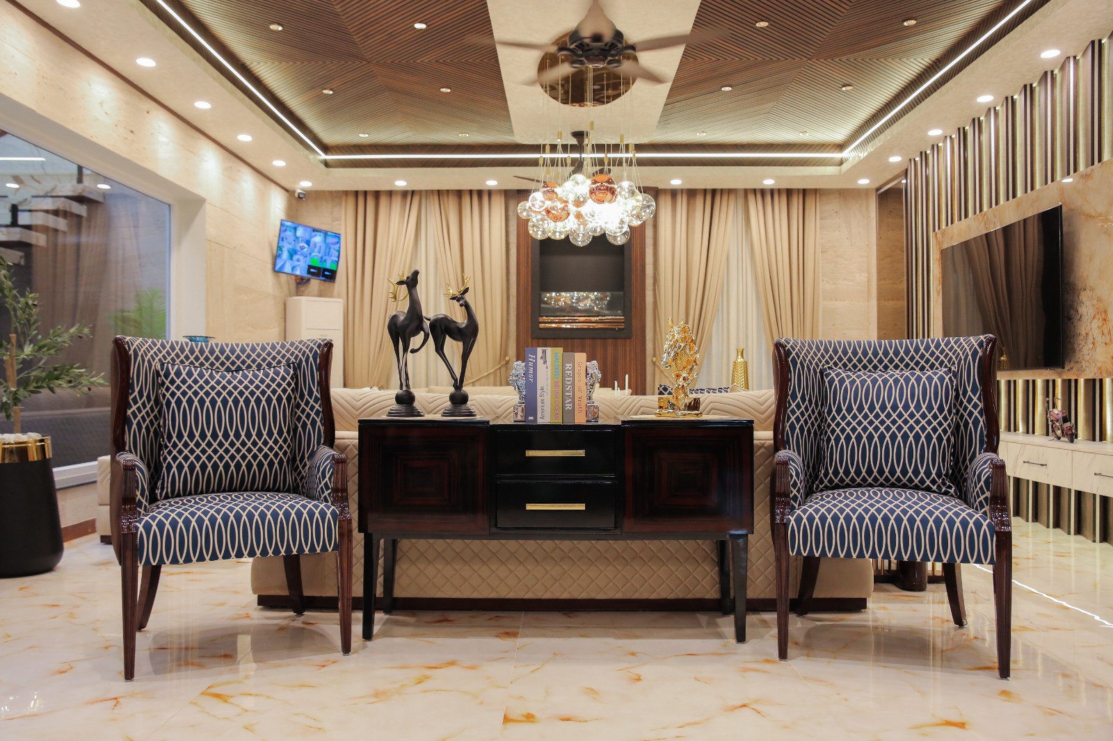 BAHRIA INTELLECTUAL VILLAGE TOP DESIGNER 5 BEDROOM 30 MARLA AMAZING VILLA WITH SWIMMING POOL HOUSE FOR SALE