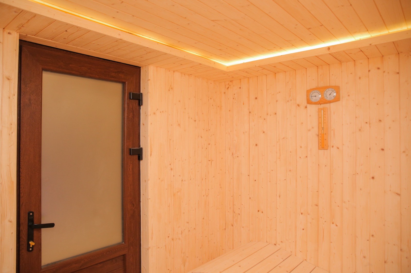 BAHRIA INTELLECTUAL VILLAGE TOP DESIGNER 5 BEDROOM 30 MARLA AMAZING VILLA WITH SWIMMING POOL HOUSE FOR SALE